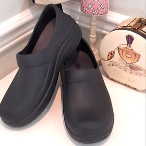 CROCS Black On The Clock Slip On Work Clog Sz 11 Women's Like New